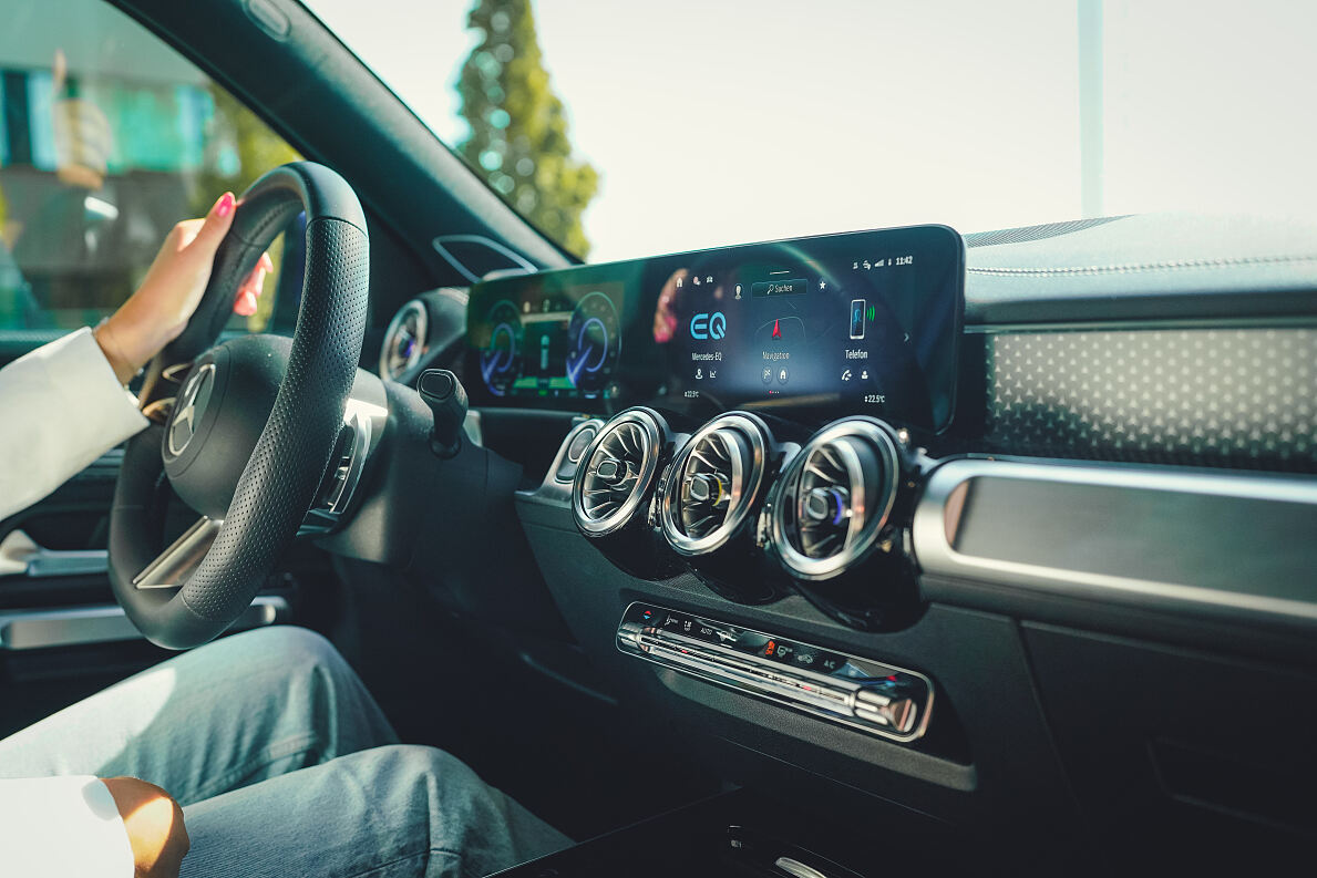 Mercedes EQB Blogbeitrag, hallo, hallo  script